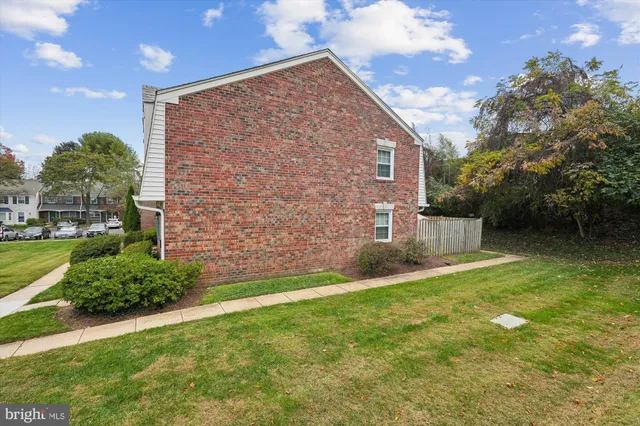 $455,000 | 692 Azalea Drive, Unit 6692, Rockville, MD 20850