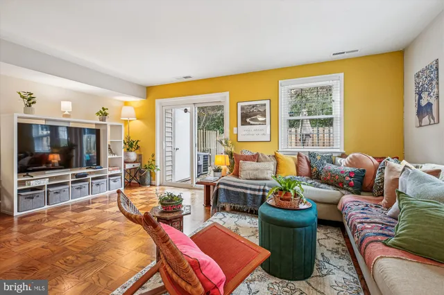 $455,000 | 692 Azalea Drive, Unit 6692, Rockville, MD 20850