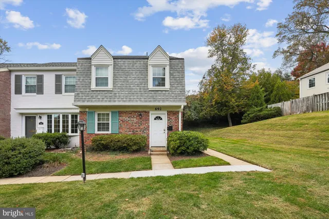 $455,000 | 692 Azalea Drive, Unit 6692, Rockville, MD 20850