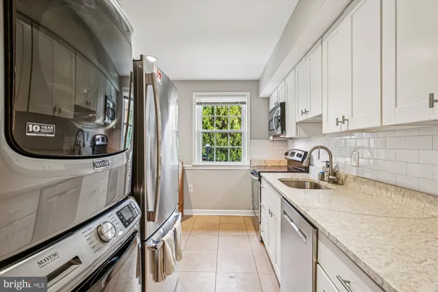 $455,000 | 692 Azalea Drive, Unit 6692, Rockville, MD 20850