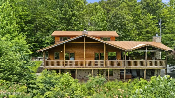 $1,049,900 | 4750 Townsend Drive, Gatlinburg, TN 37738
