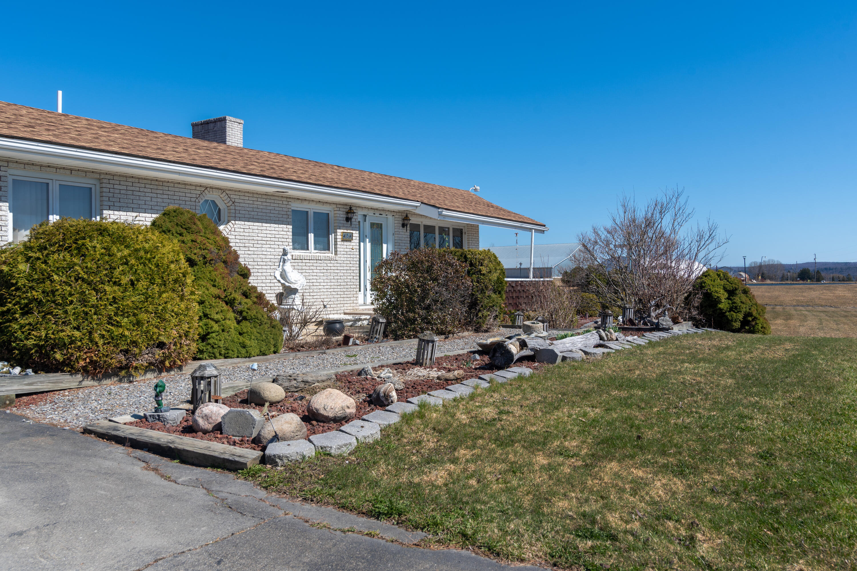 454 Lake Shore Road Madawaska, ME 04773 - Photo 5 of 39 DSC_0584