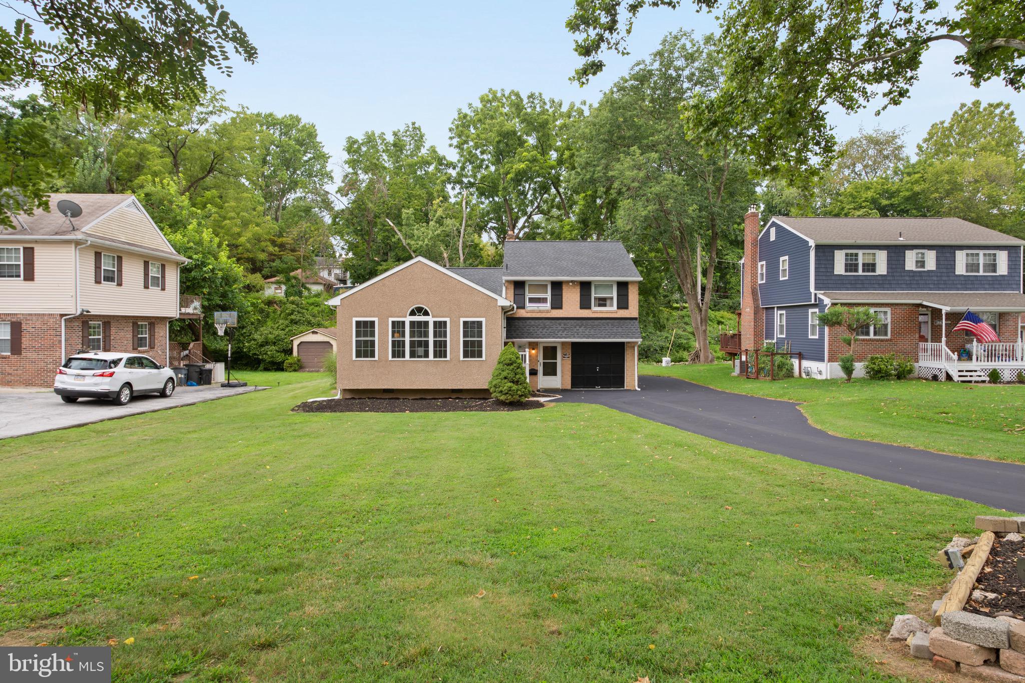 925 Georgetown Road Swarthmore, PA 19081 - Photo 2 of 32 Gallery Image 2