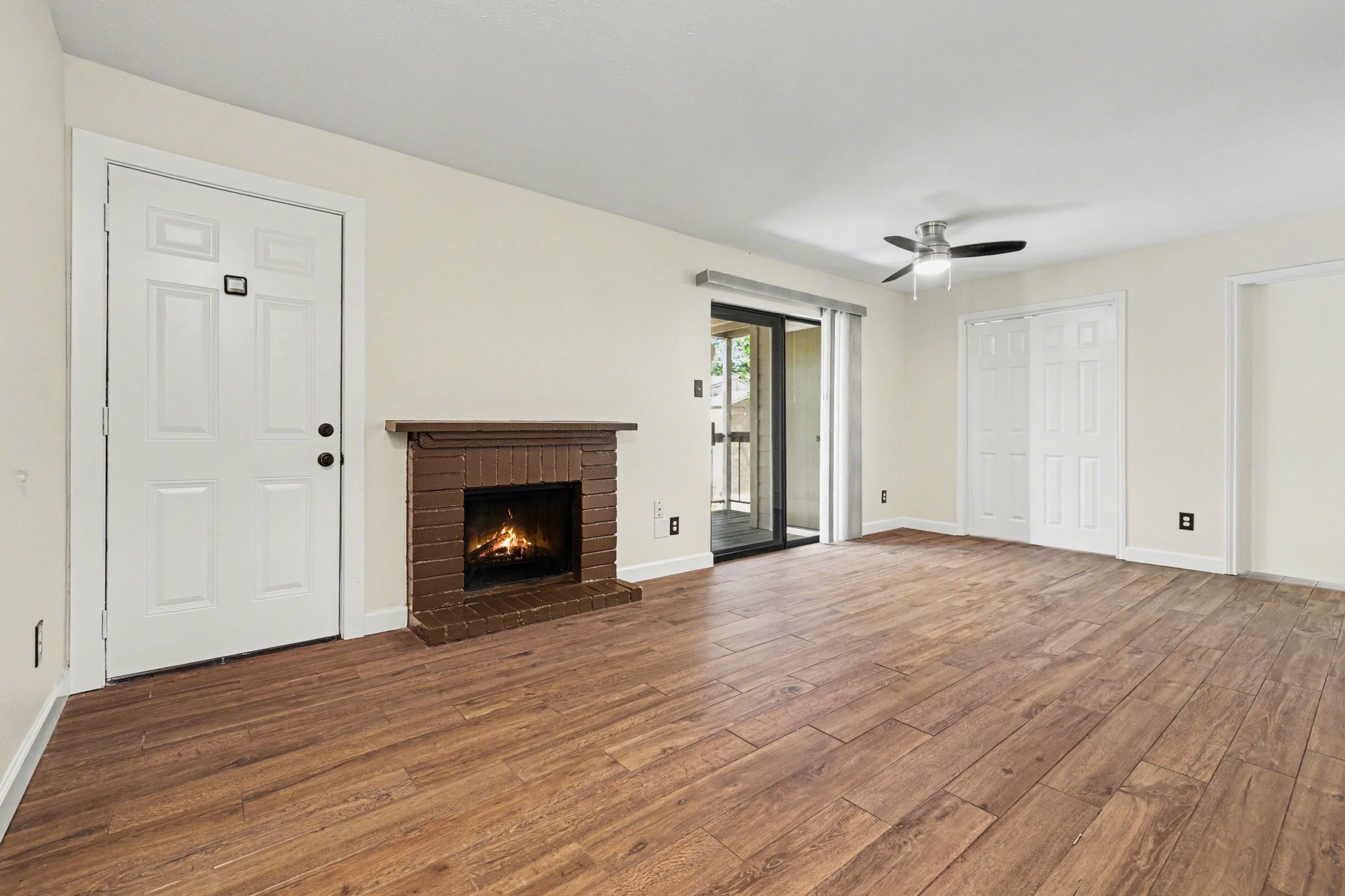 3500 Tangle Brush Drive, Unit 83 Spring, TX 77381 - Photo 6 of 17 Additional view of this living room.