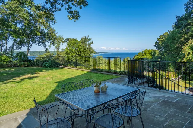 $5,950,000 | 116 White Hill Road, Cold Spring Harbor, NY 11724