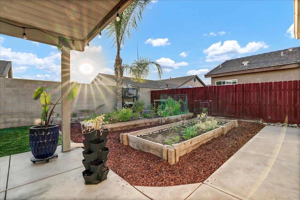 695 Crescent Lane Lemoore, CA 93245 - Photo 44 of 51