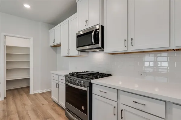 $330,355 | 1017 Canoe Way, Crowley, TX 76036