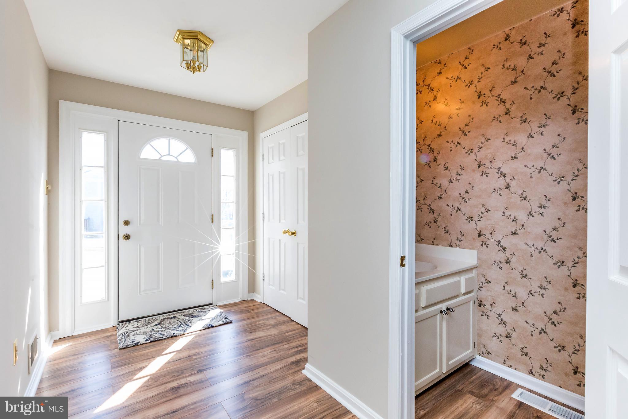 15128 Callohan Court Silver Spring, MD 20906 - Photo 3 of 37 Inviting foyer with coat closet