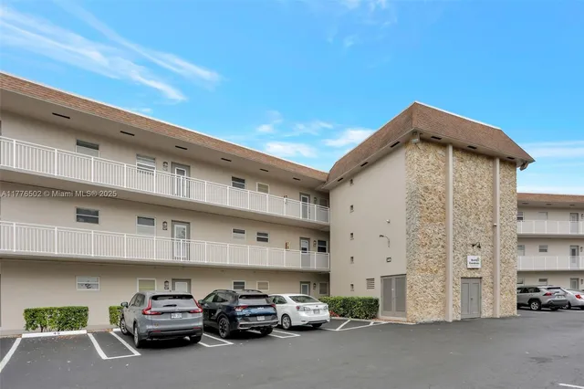 $109,900 | 3406 Northwest 49th Avenue, Unit 507, Lauderdale Lakes, FL 33319