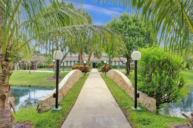 $109,900 | 3406 Northwest 49th Avenue, Unit 507, Lauderdale Lakes, FL 33319