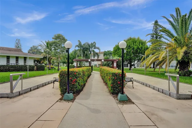 $109,900 | 3406 Northwest 49th Avenue, Unit 507, Lauderdale Lakes, FL 33319