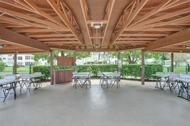 $109,900 | 3406 Northwest 49th Avenue, Unit 507, Lauderdale Lakes, FL 33319