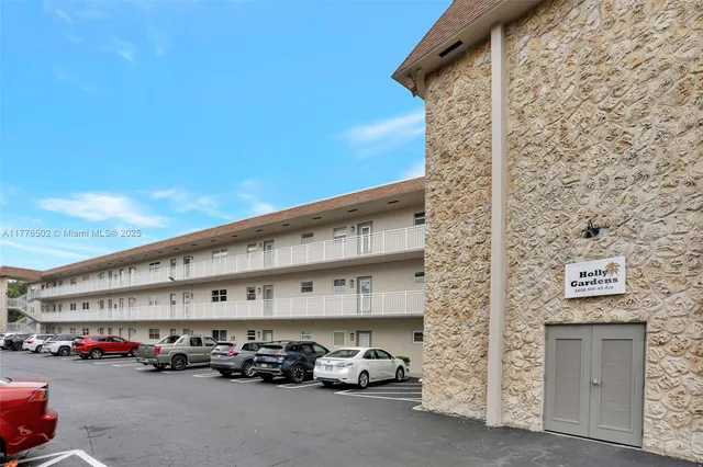 $109,900 | 3406 Northwest 49th Avenue, Unit 507, Lauderdale Lakes, FL 33319