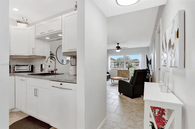 $109,900 | 3406 Northwest 49th Avenue, Unit 507, Lauderdale Lakes, FL 33319