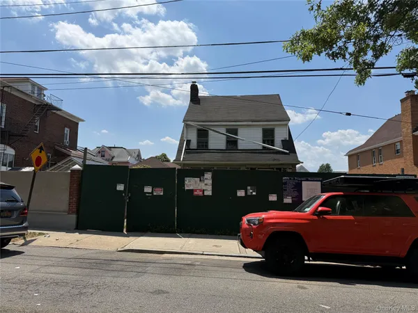 $999,998 | 83-34 169th Street | Jamaica Hillcrest