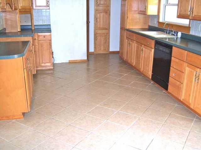 765 North Pendleton Avenue Pendleton, IN 46064 - Photo 4 of 12 Gallery Image 4