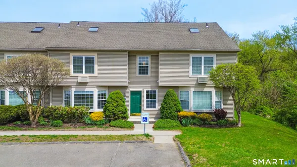 $2,050 | 63 Glen Ridge Court, Unit 63, New Milford, CT 06776