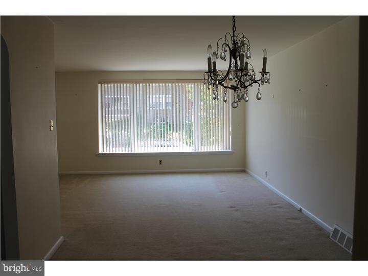 907 Murdoch Road Philadelphia, PA 19150 - Photo 3 of 13 Dining Room