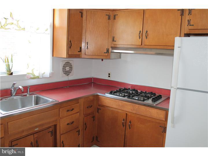 907 Murdoch Road Philadelphia, PA 19150 - Photo 4 of 13 Kitchen