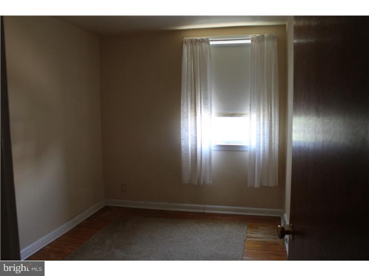 907 Murdoch Road Philadelphia, PA 19150 - Photo 7 of 13 Bedroom 2