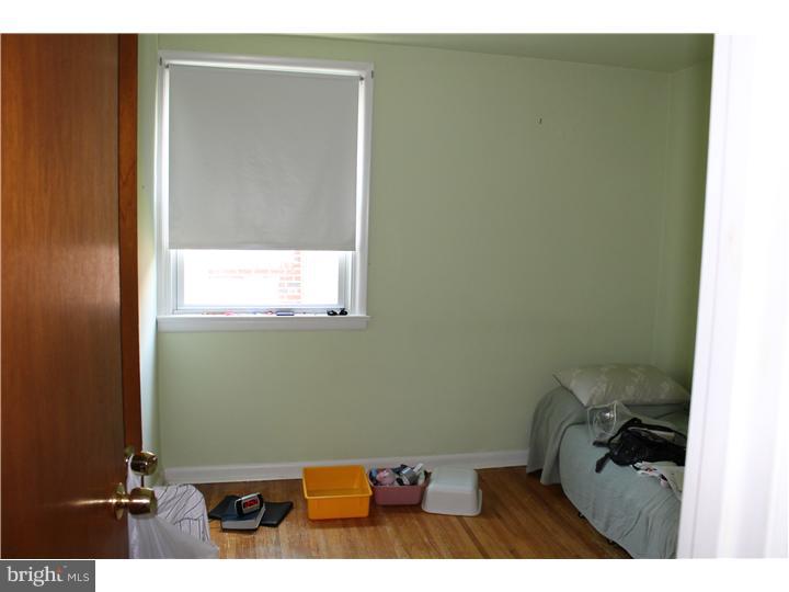 907 Murdoch Road Philadelphia, PA 19150 - Photo 8 of 13 Bedroom 3