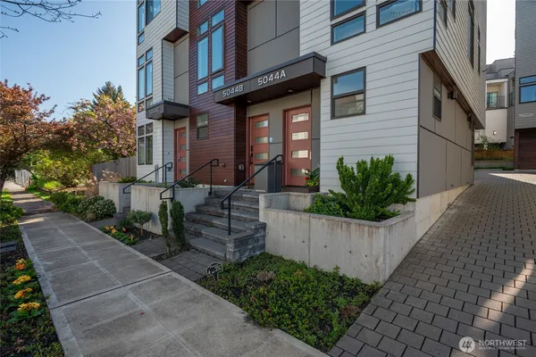 $739,000 | 5044 A Sand Point Place Northeast, Seattle, WA 98105