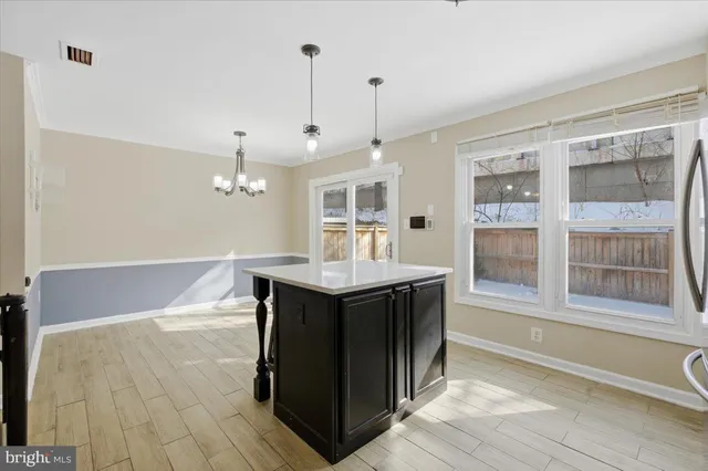 $560,000 | 14187 Royal Oak Lane, Centreville, VA 20120