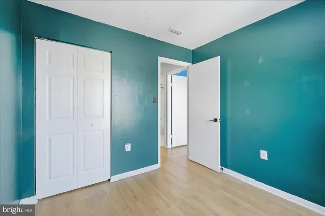 $560,000 | 14187 Royal Oak Lane, Centreville, VA 20120