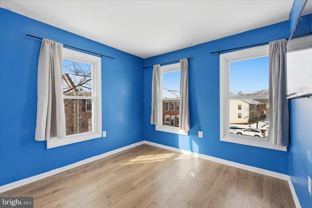 $560,000 | 14187 Royal Oak Lane, Centreville, VA 20120