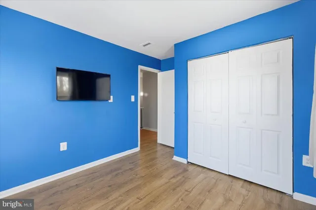 $560,000 | 14187 Royal Oak Lane, Centreville, VA 20120