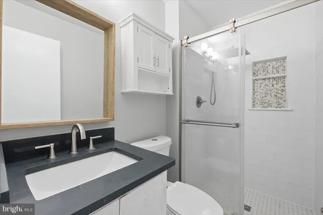 $560,000 | 14187 Royal Oak Lane, Centreville, VA 20120