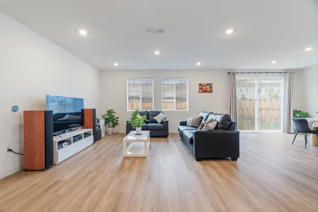 $705,000 | 8462 Kissa Circle, Elk Grove, CA 95757