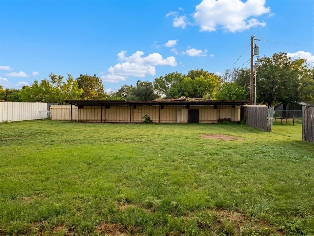 3210 East Lake Road Abilene, TX 79601 - Photo 4 of 27