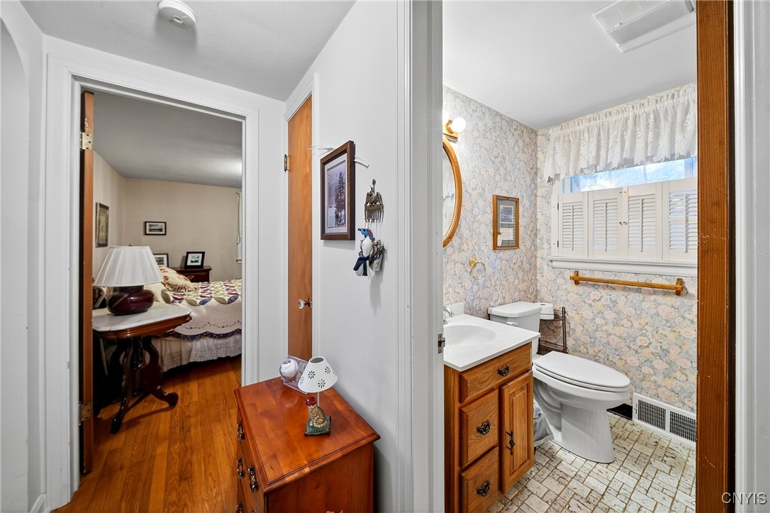 227 Weymouth Road Syracuse, NY 13205 - Photo 14 of 29