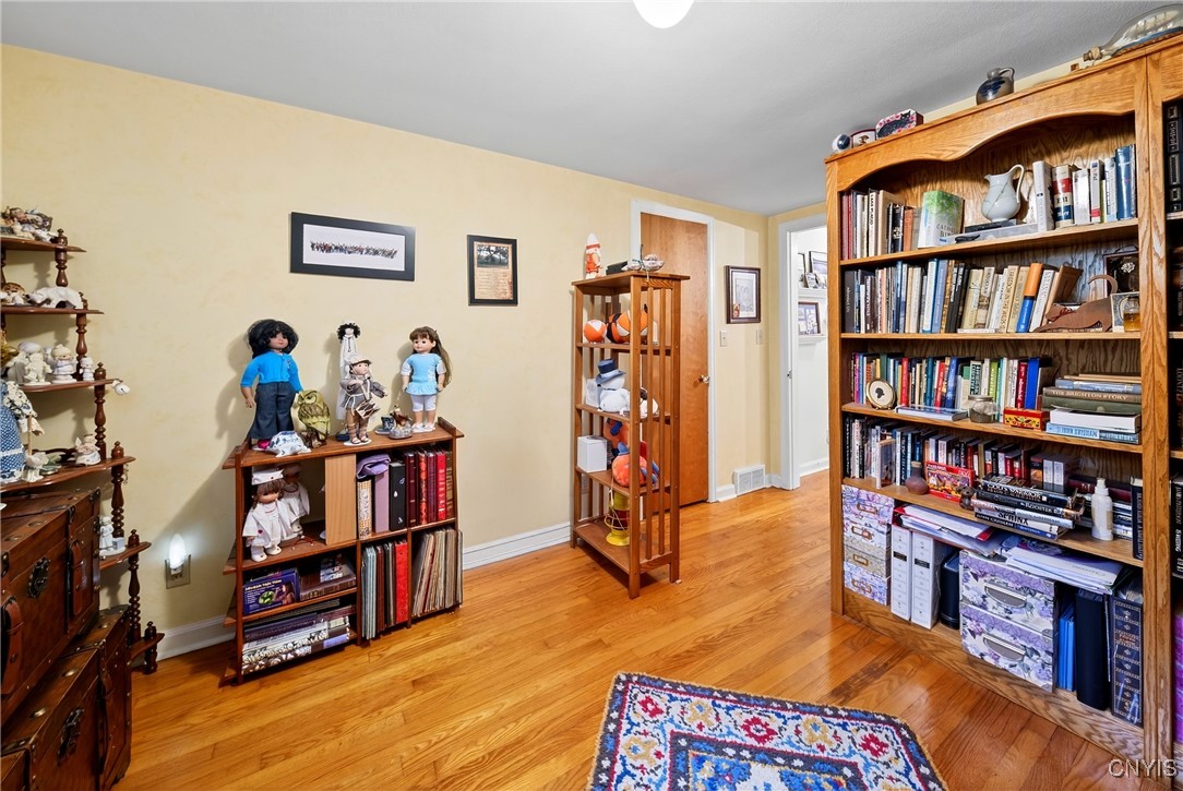 227 Weymouth Road Syracuse, NY 13205 - Photo 17 of 29