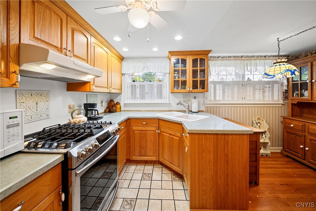 227 Weymouth Road Syracuse, NY 13205 - Photo 2 of 29