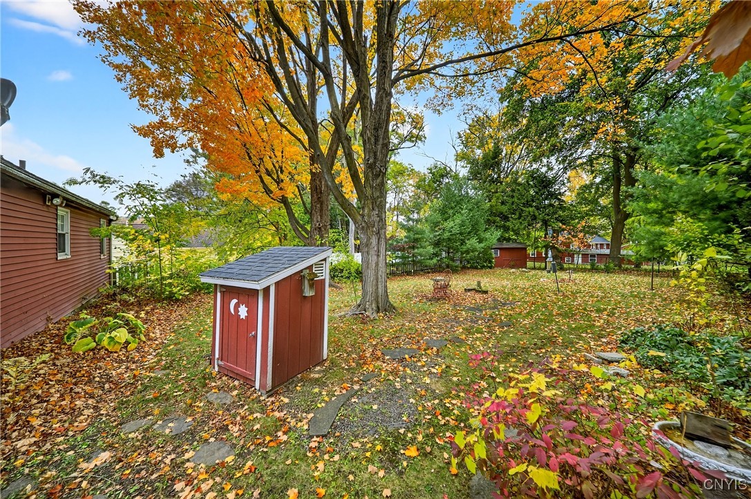 227 Weymouth Road Syracuse, NY 13205 - Photo 25 of 29