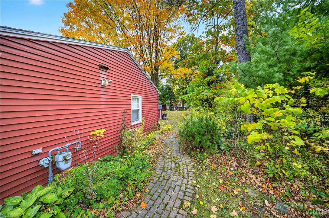 227 Weymouth Road Syracuse, NY 13205 - Photo 26 of 29