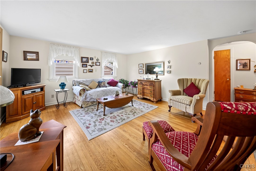 227 Weymouth Road Syracuse, NY 13205 - Photo 8 of 29