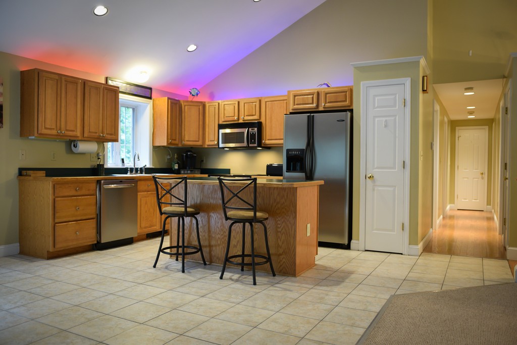 657 West Royalston Road Athol, MA 01331 - Photo 3 of 16 Gallery Image 3
