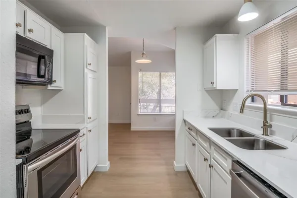 $1,150 | 5550 Spring Valley Road, Unit D31, Dallas, TX 75254