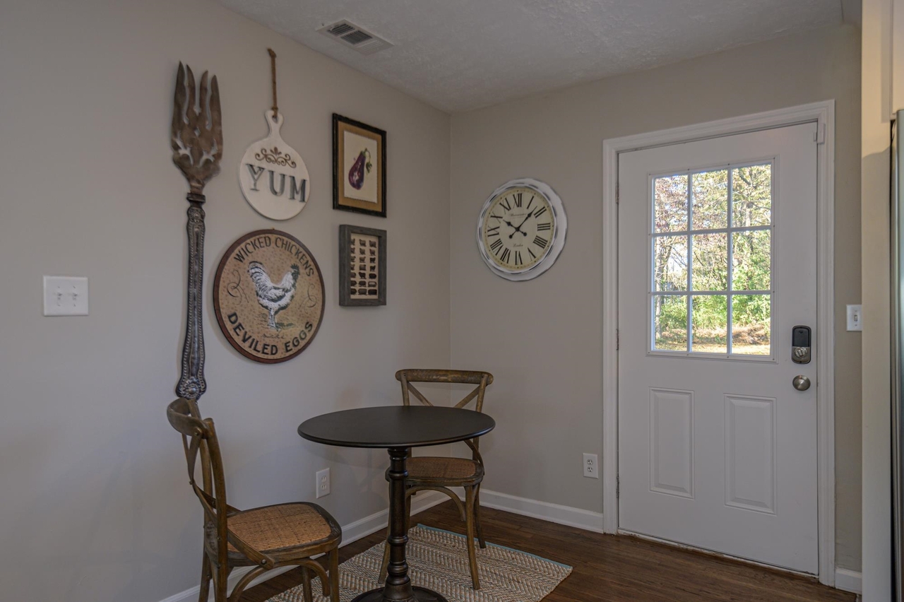 941 Pine Manor Marietta, GA 30066 - Photo 5 of 29