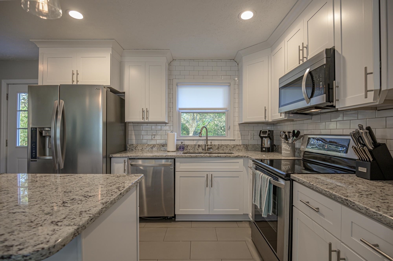 941 Pine Manor Marietta, GA 30066 - Photo 8 of 29