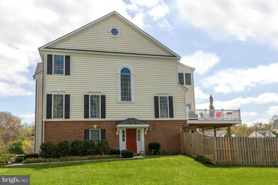 1216 Birchleaf Court Crofton, MD 21114 - Photo 6 of 30 Prime End Unit on Quiet Cul-de-Sac