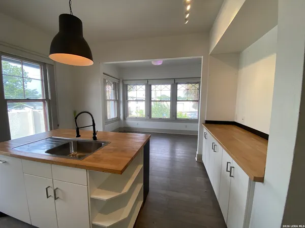 $1,250 | 502 Eager, Unit 7, San Antonio, TX 78210
