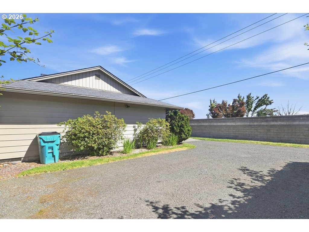 10009 Northeast Covington Road Vancouver, WA 98662 - Photo 41 of 45 RV Parking