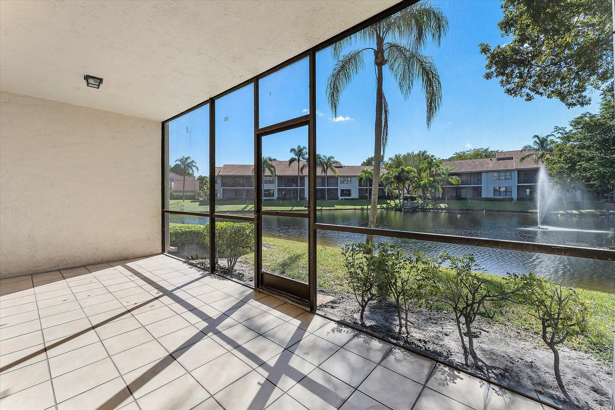 5581 Coach House Circle, Unit B Boca Raton, FL 33486 - Photo 3 of 35 28-5581 Coach House Circle Unit B_028