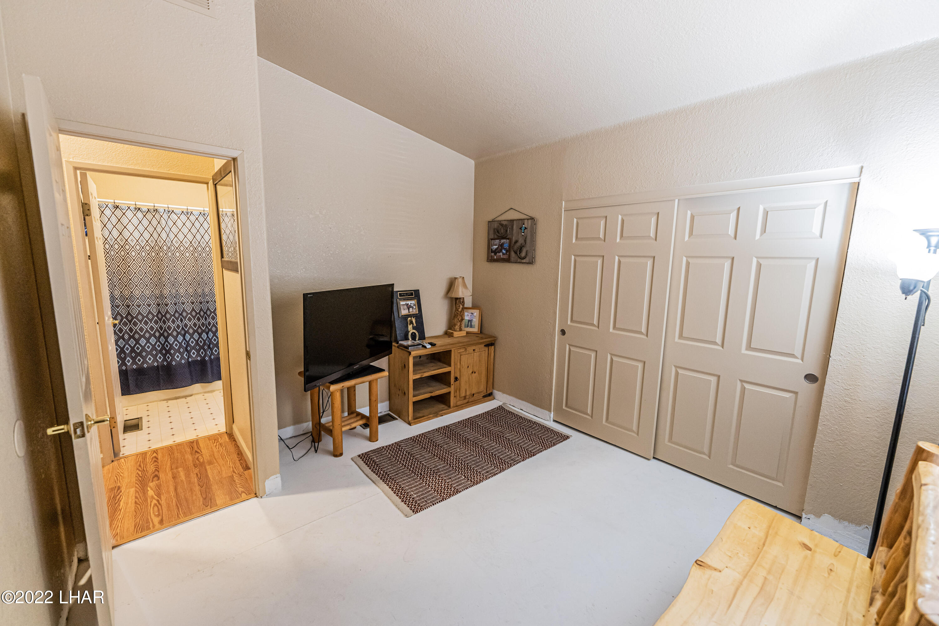8187 Red Wing Canyon Road Kingman, AZ 86409 - Photo 21 of 61 Bedroom 3