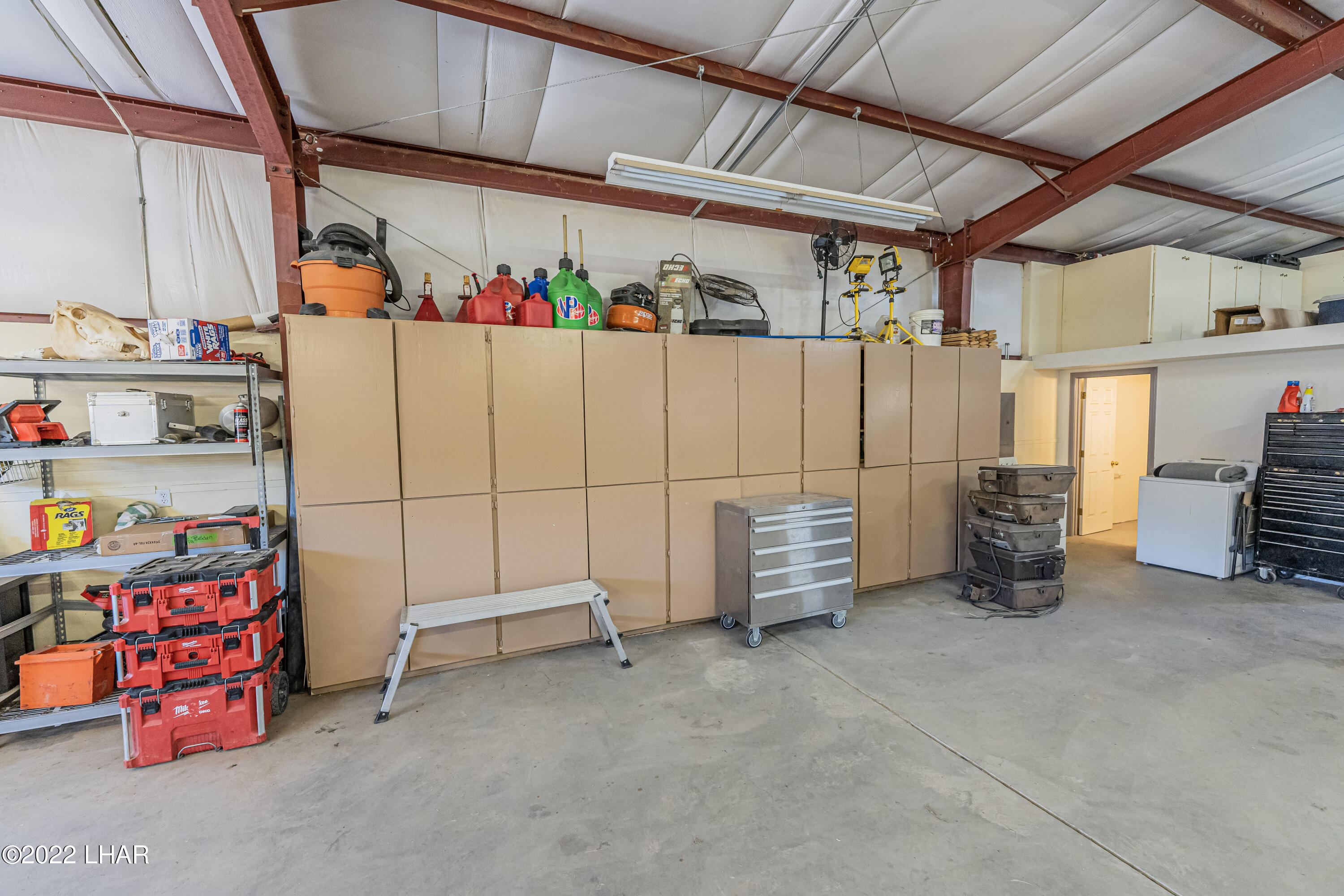 8187 Red Wing Canyon Road Kingman, AZ 86409 - Photo 37 of 61 Shop