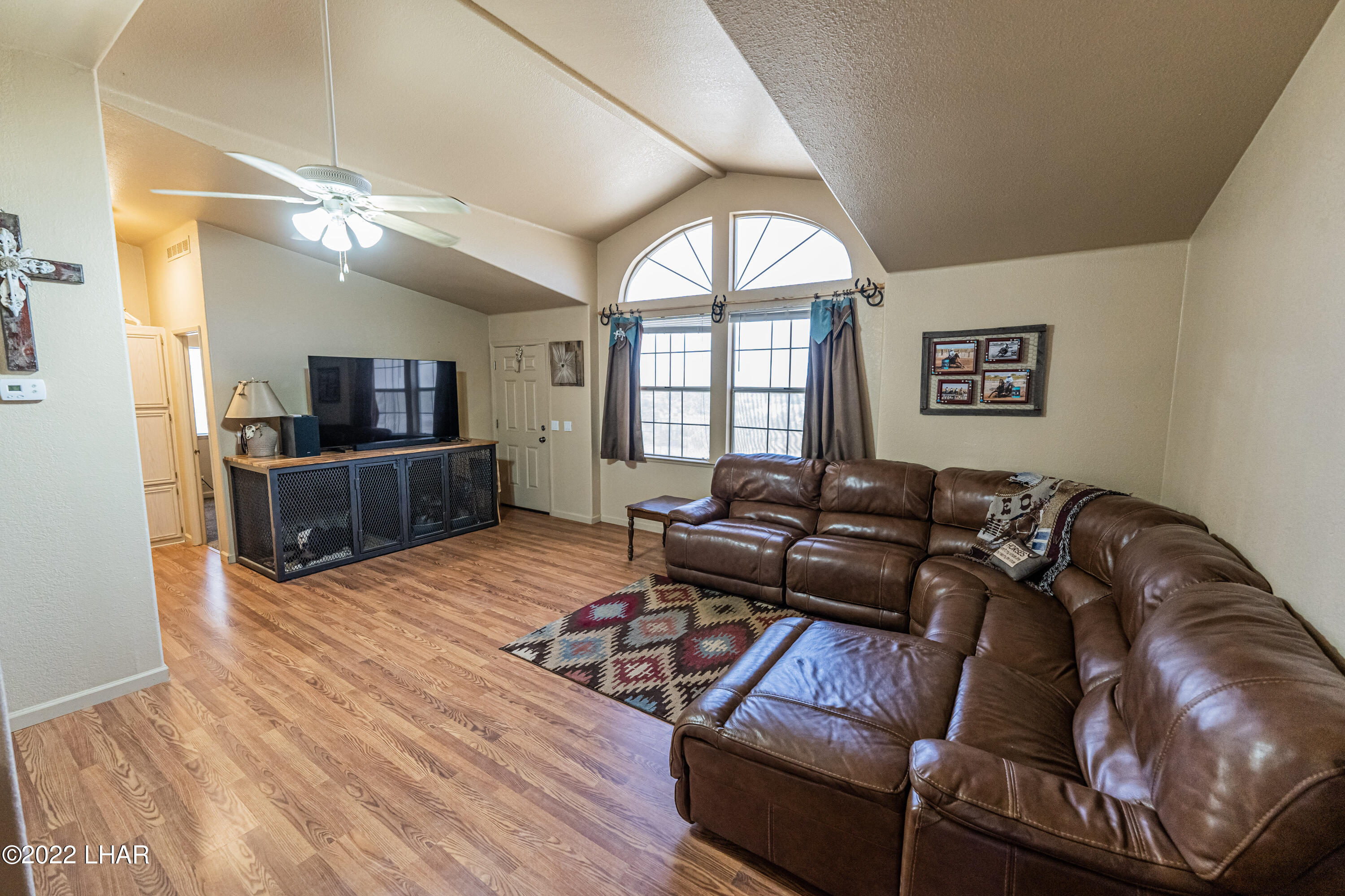 8187 Red Wing Canyon Road Kingman, AZ 86409 - Photo 5 of 61 Living Area